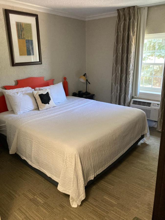 The Aurora Inn Hotel And Event Center מראה חיצוני תמונה